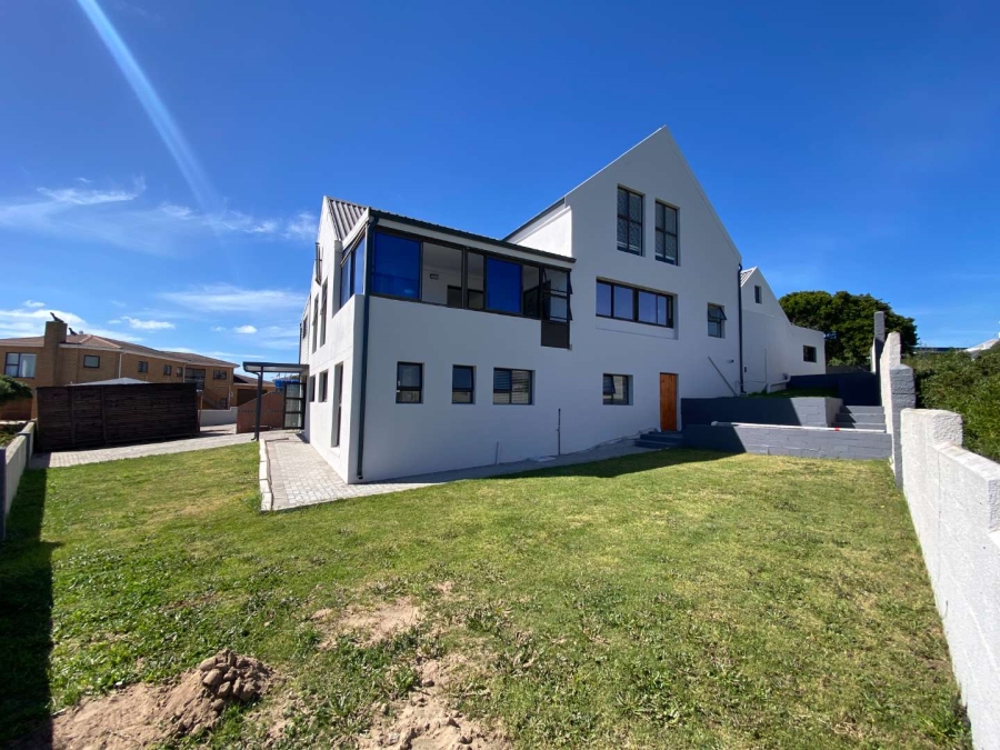 7 Bedroom Property for Sale in Myburgh Park Western Cape
